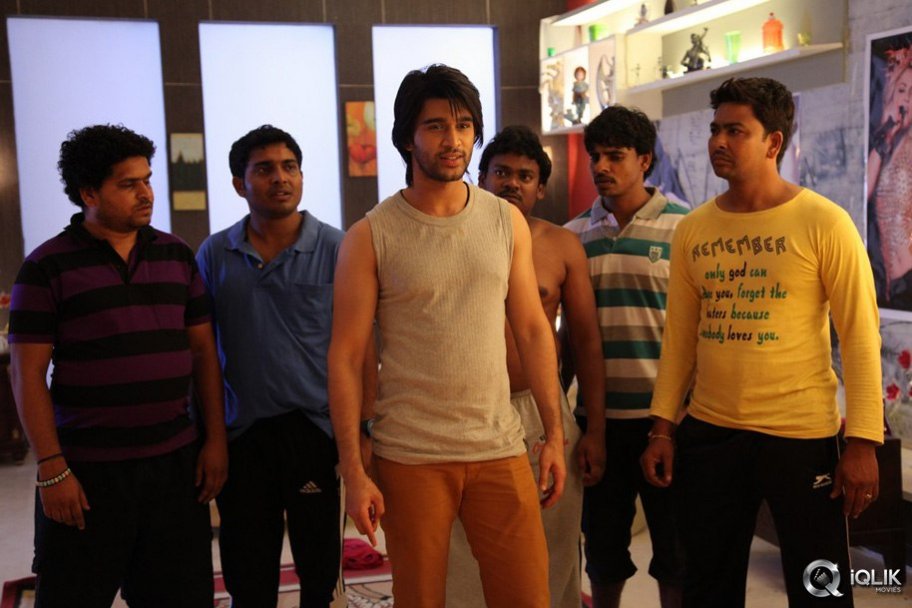 Mirchi Lanti Kurradu